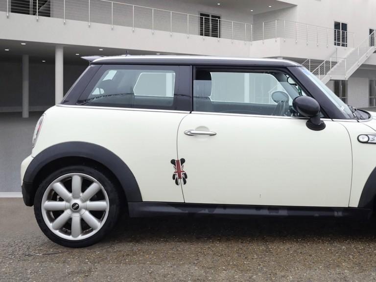 MINI Hatch 1.6 Cooper S Hatchback 3dr Petrol Steptronic Euro 5 (184 ps)