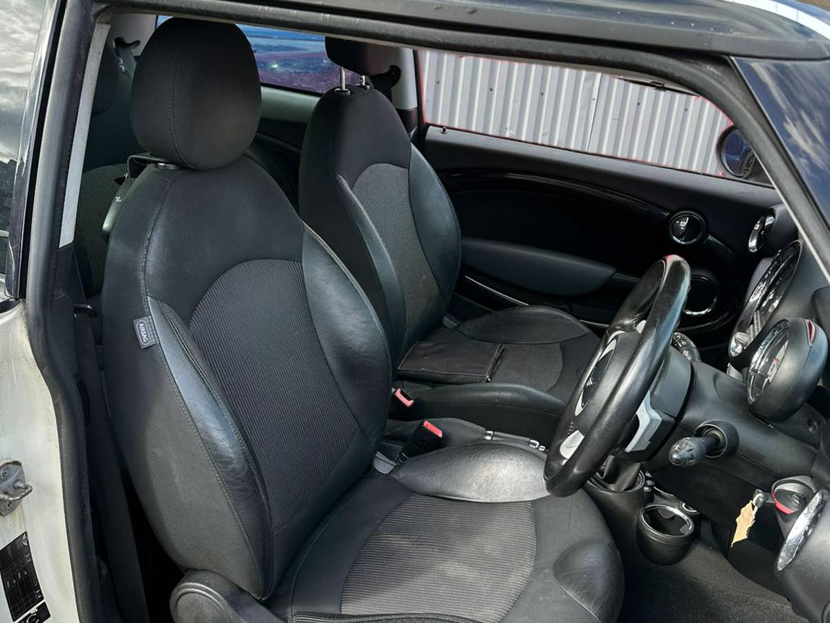 MINI Hatch 1.6 Cooper S Hatchback 3dr Petrol Steptronic Euro 5 (184 ps)