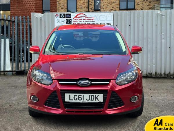 Ford Focus 1.6 Titanium Hatchback 5dr Petrol Powershift Euro 5 (125 ps)