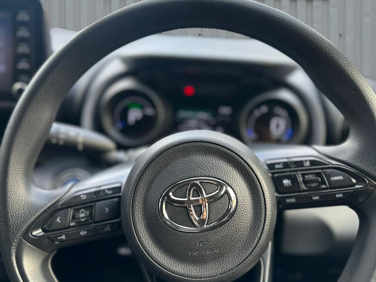 Toyota Yaris 1.5 VVT-h Active Hatchback 5dr Petrol Hybrid E-CVT Euro 6 (s/s) (100 ps)