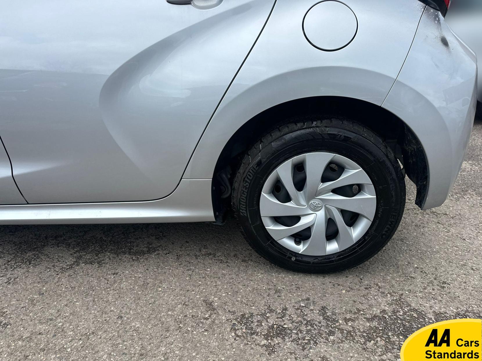 Toyota Yaris 1.5 VVT-h Active Hatchback 5dr Petrol Hybrid E-CVT Euro 6 (s/s) (100 ps)