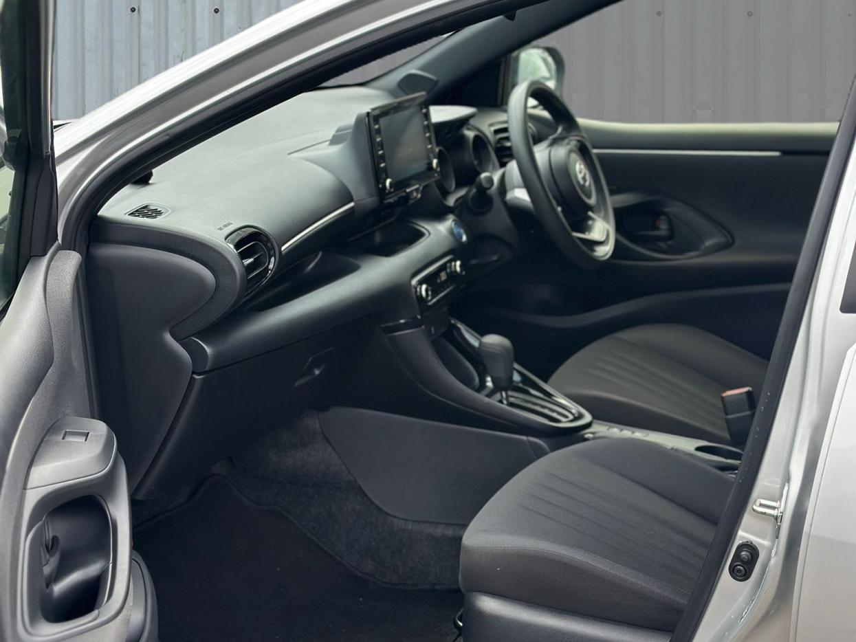 Toyota Yaris 1.5 VVT-h Active Hatchback 5dr Petrol Hybrid E-CVT Euro 6 (s/s) (100 ps)