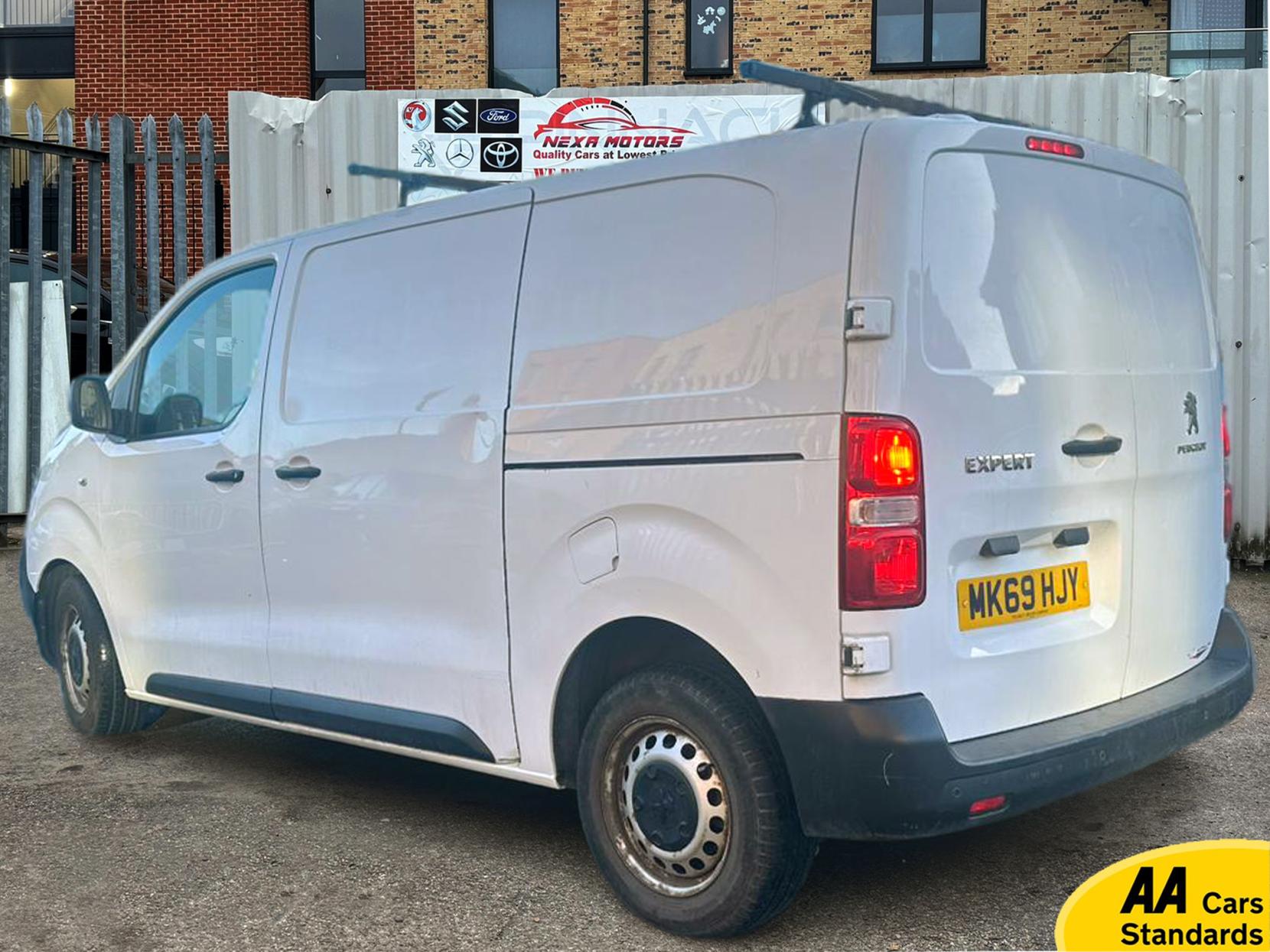 Peugeot Expert 2.0 BlueHDi 1400 Professional Standard Panel Van 6dr Diesel Manual MWB Euro 6 (s/s) (120 ps)