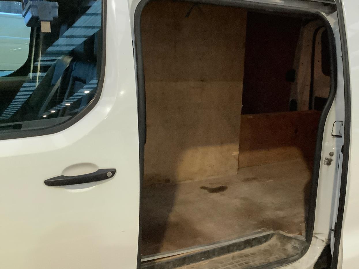 Peugeot Expert 2.0 BlueHDi 1400 Professional Standard Panel Van 6dr Diesel Manual MWB Euro 6 (s/s) (120 ps)