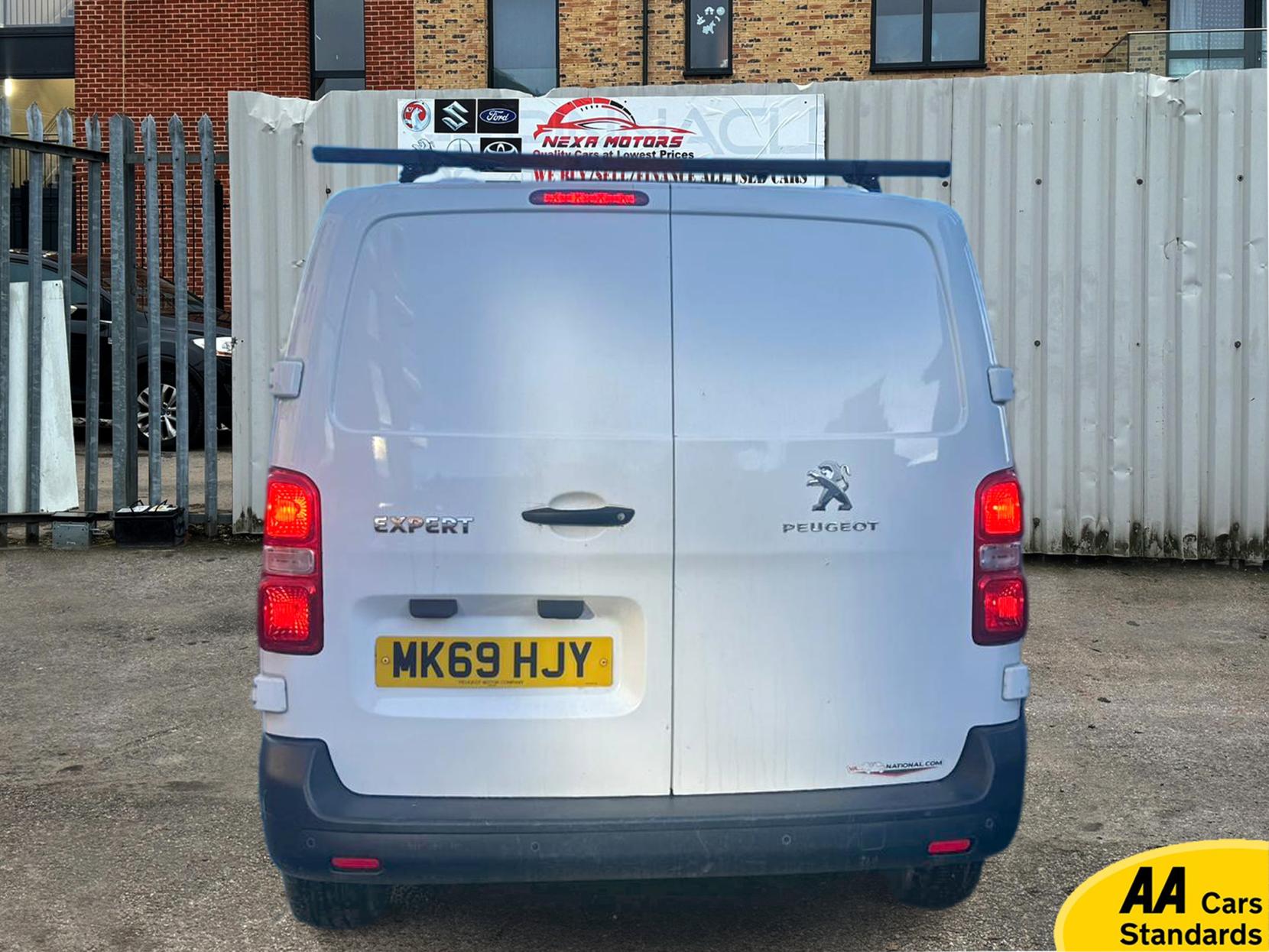 Peugeot Expert 2.0 BlueHDi 1400 Professional Standard Panel Van 6dr Diesel Manual MWB Euro 6 (s/s) (120 ps)