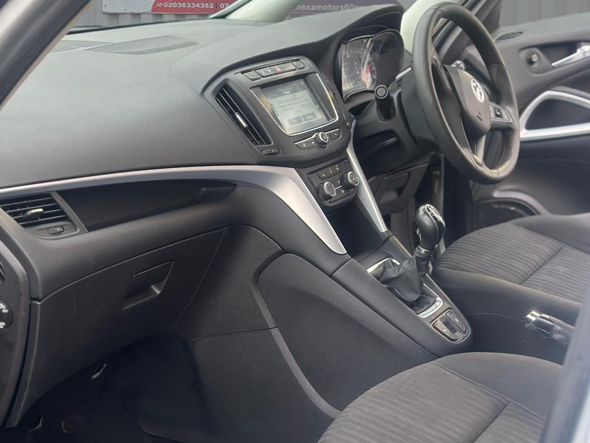 Vauxhall Zafira Tourer 1.4i Turbo Design MPV 5dr Petrol Manual Euro 6 (140 ps)
