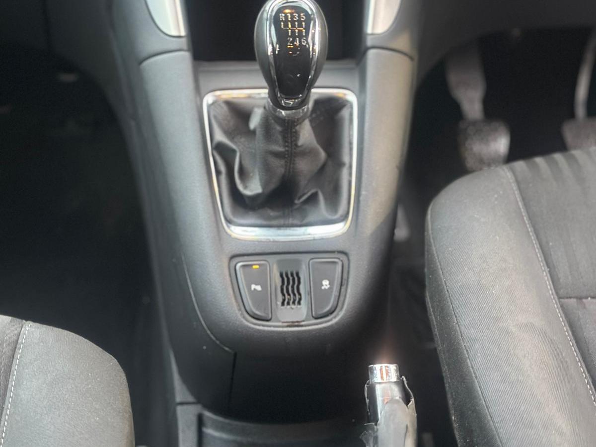 Vauxhall Zafira Tourer 1.4i Turbo Design MPV 5dr Petrol Manual Euro 6 (140 ps)