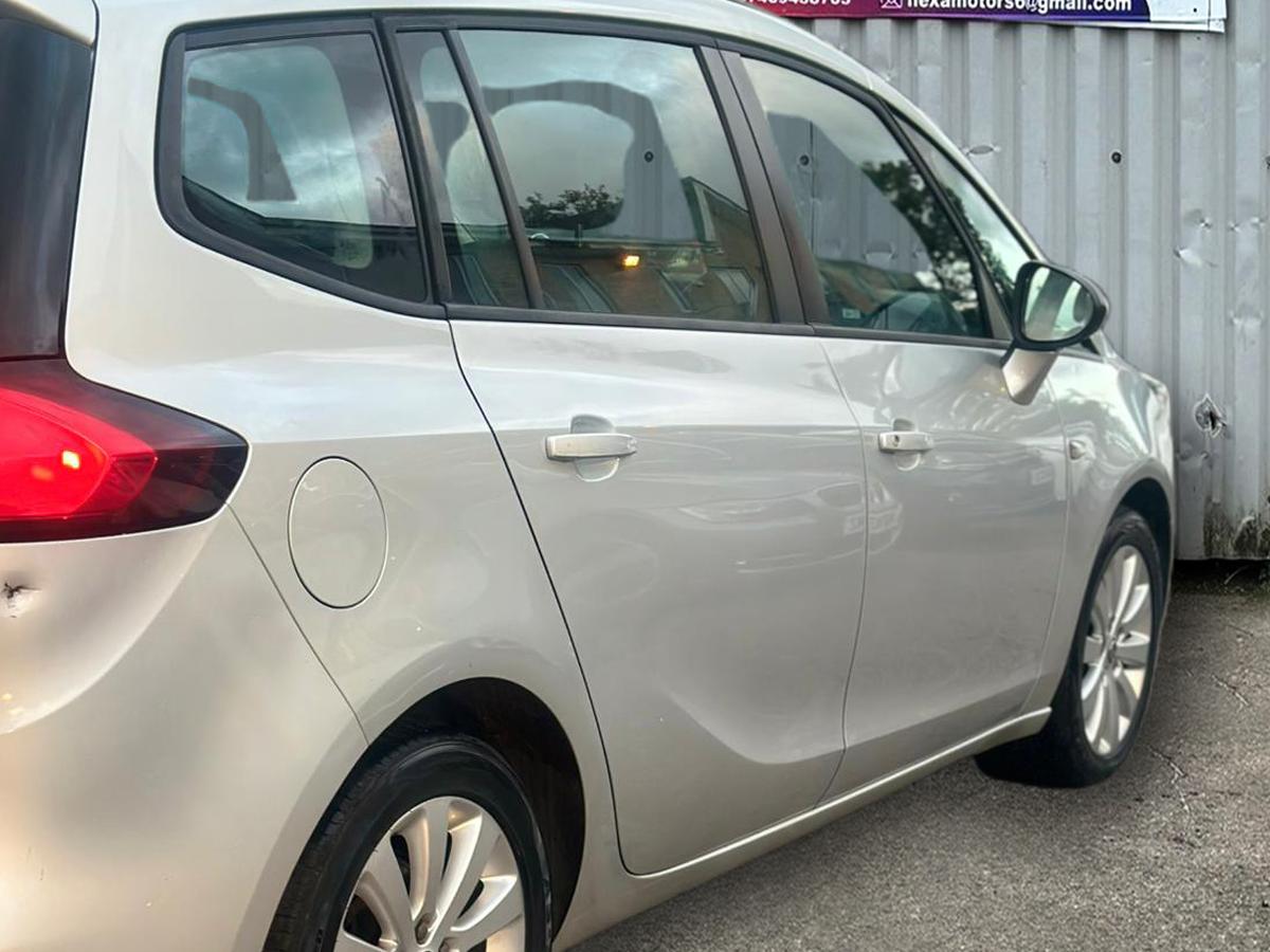 Vauxhall Zafira Tourer 1.4i Turbo Design MPV 5dr Petrol Manual Euro 6 (140 ps)