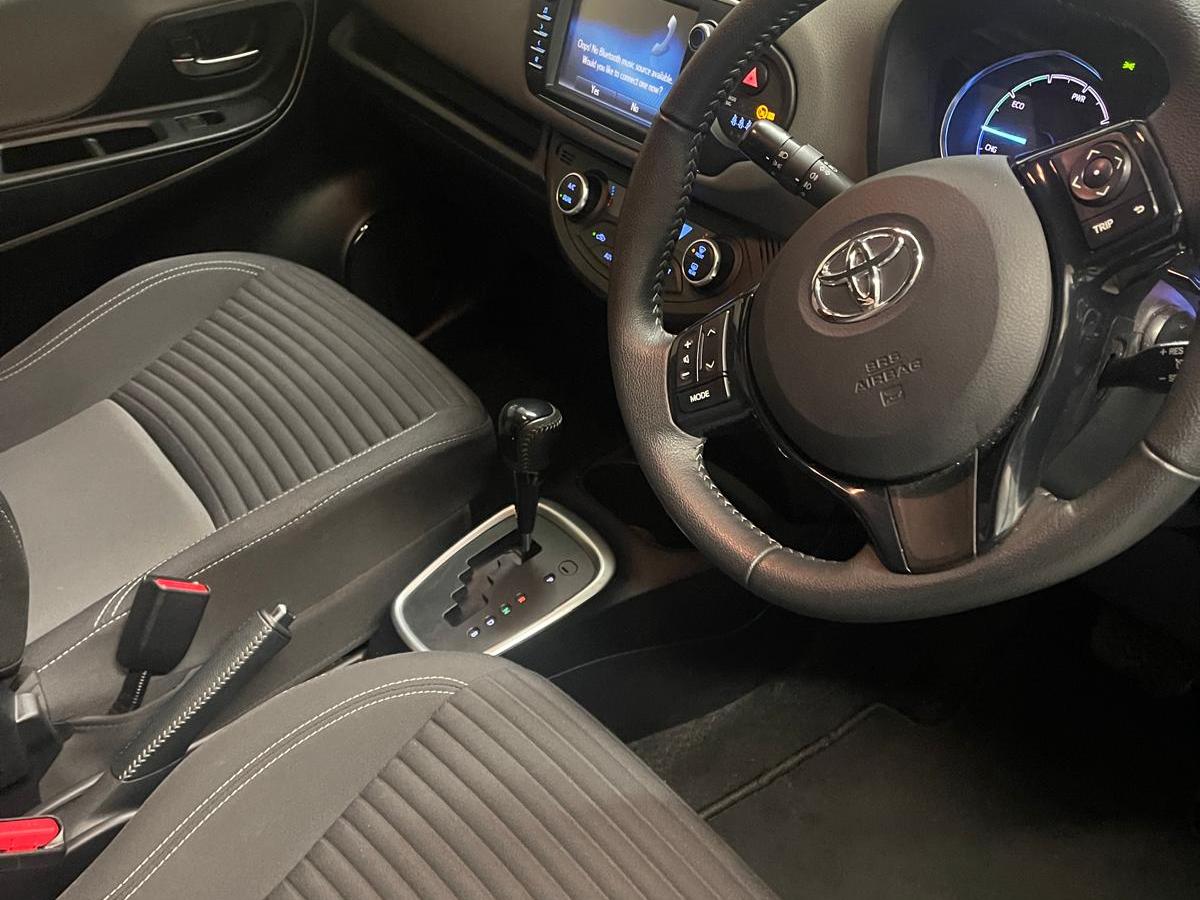 Toyota Yaris 1.5 VVT-h Icon Tech Hatchback 5dr Petrol Hybrid E-CVT Euro 6 (s/s) (100 ps)