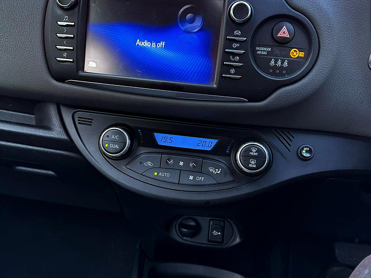 Toyota Yaris 1.5 VVT-h Icon Tech Hatchback 5dr Petrol Hybrid E-CVT Euro 6 (s/s) (100 ps)