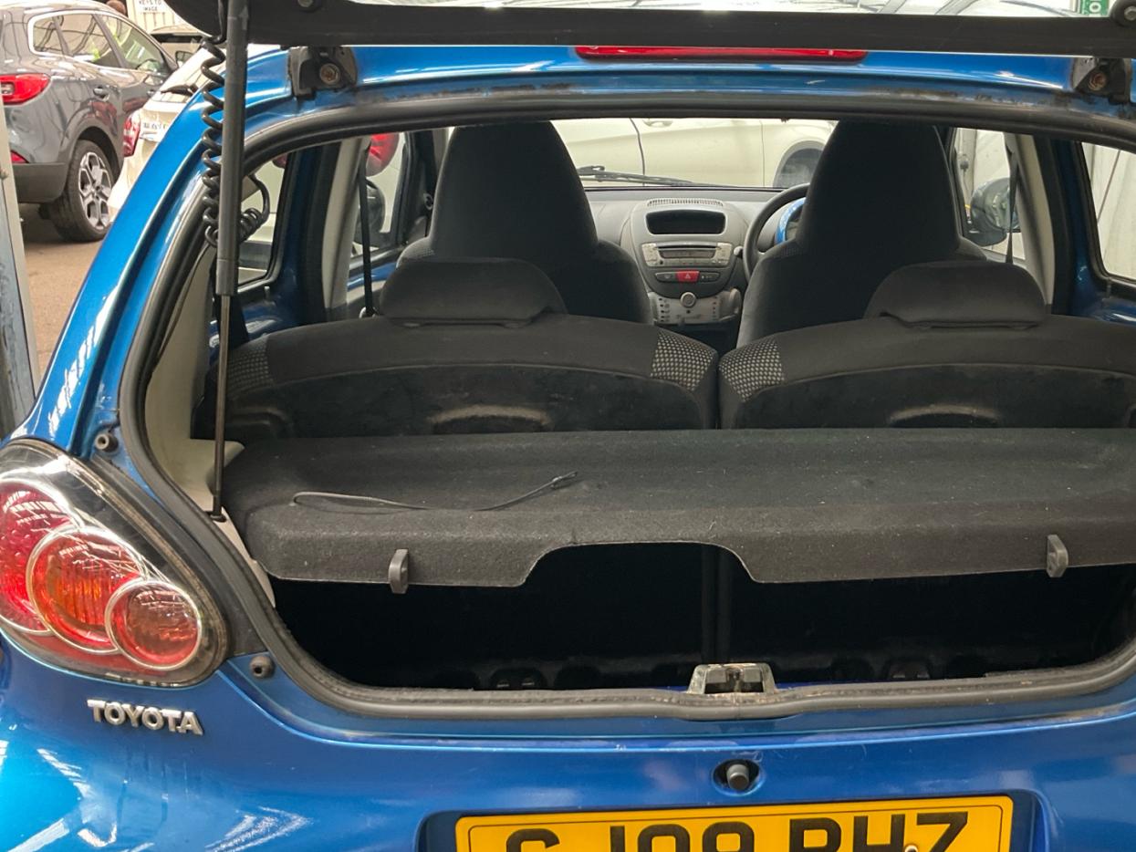 Toyota AYGO 1.0 VVT-i Blue Hatchback 5dr Petrol MultiMode Euro 4 (67 bhp)