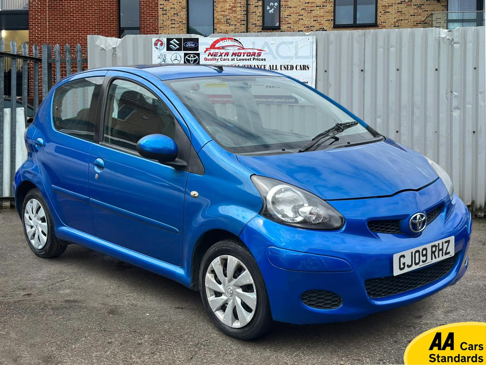 Toyota AYGO 1.0 VVT-i Blue Hatchback 5dr Petrol MultiMode Euro 4 (67 bhp)