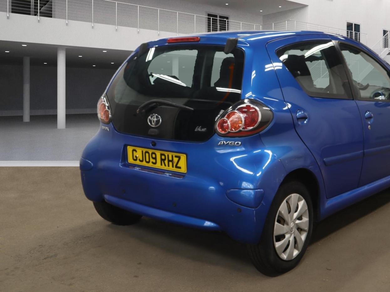 Toyota AYGO 1.0 VVT-i Blue Hatchback 5dr Petrol MultiMode Euro 4 (67 bhp)