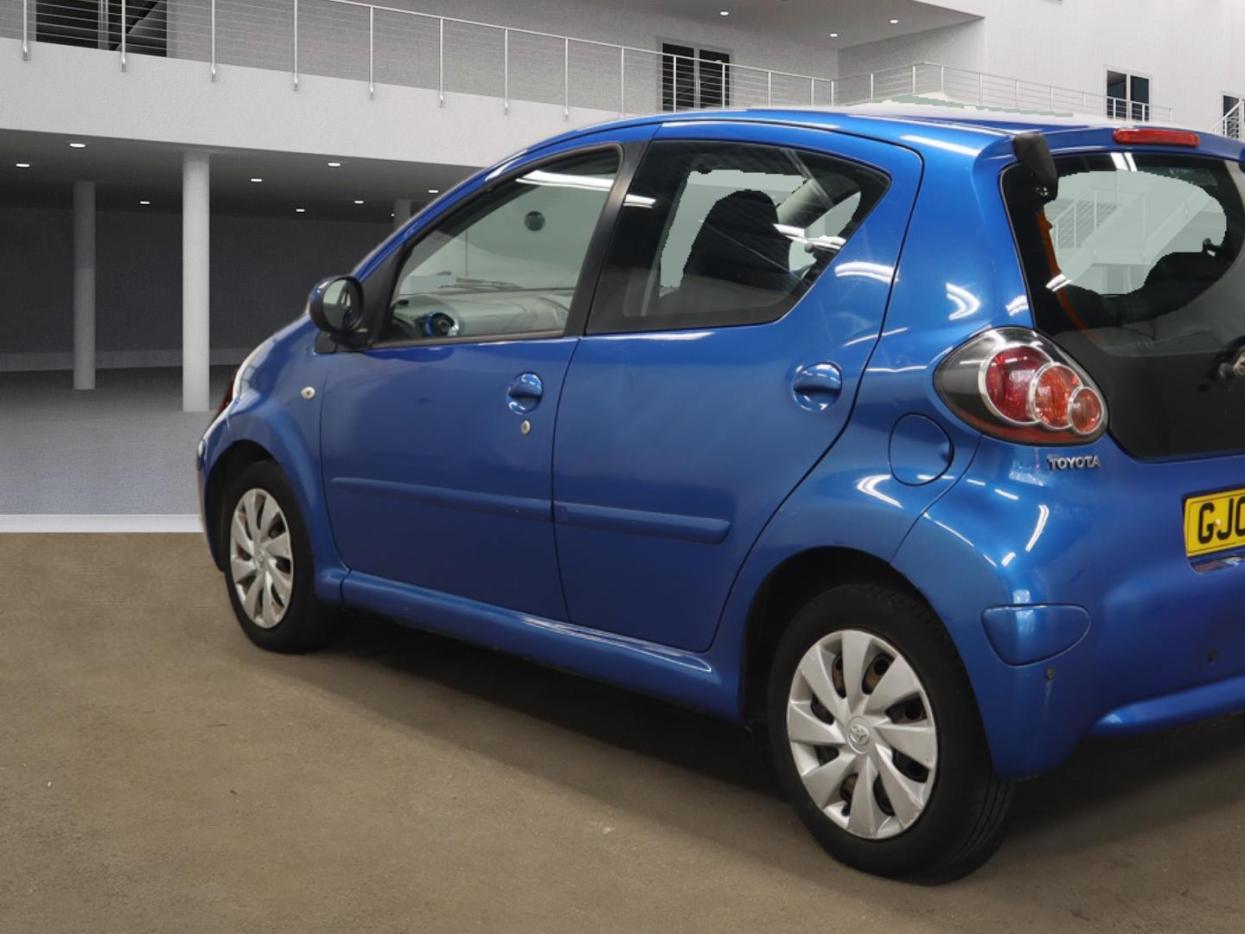 Toyota AYGO 1.0 VVT-i Blue Hatchback 5dr Petrol MultiMode Euro 4 (67 bhp)