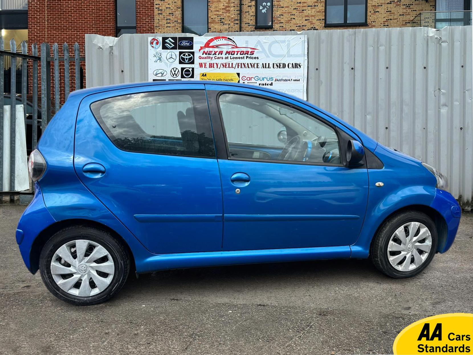 Toyota AYGO 1.0 VVT-i Blue Hatchback 5dr Petrol MultiMode Euro 4 (67 bhp)