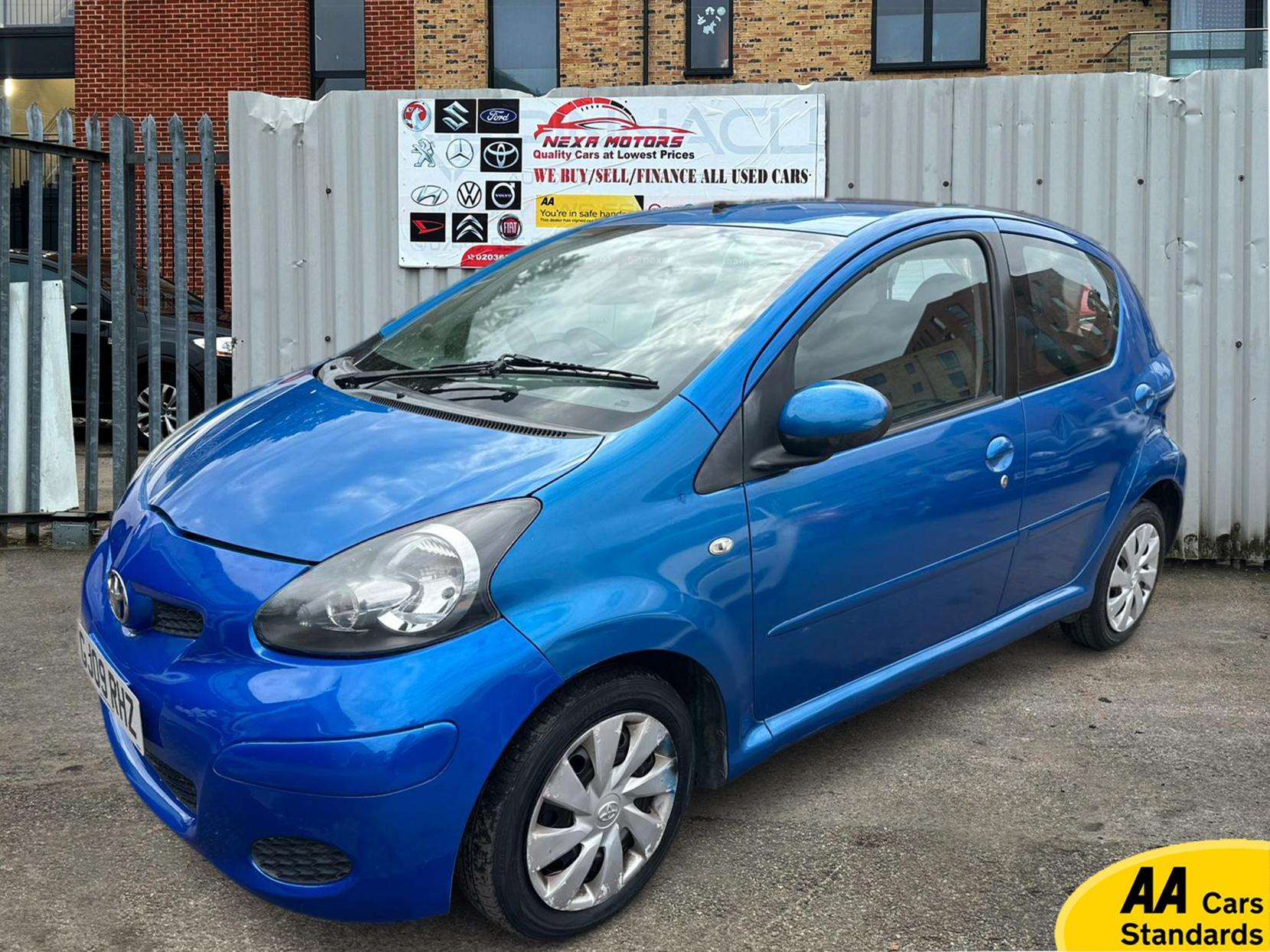 Toyota AYGO 1.0 VVT-i Blue Hatchback 5dr Petrol MultiMode Euro 4 (67 bhp)