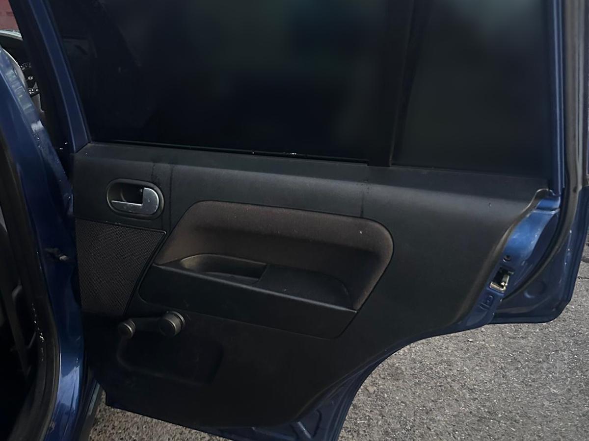 Ford Fusion 1.6 Zetec Climate Hatchback 5dr Petrol Automatic (181 g/km, 99 bhp)