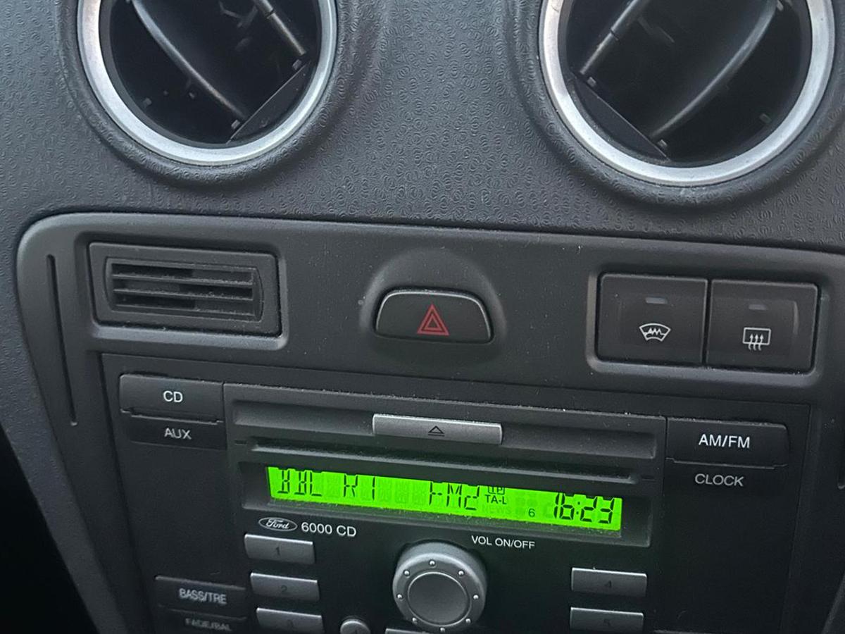 Ford Fusion 1.6 Zetec Climate Hatchback 5dr Petrol Automatic (181 g/km, 99 bhp)