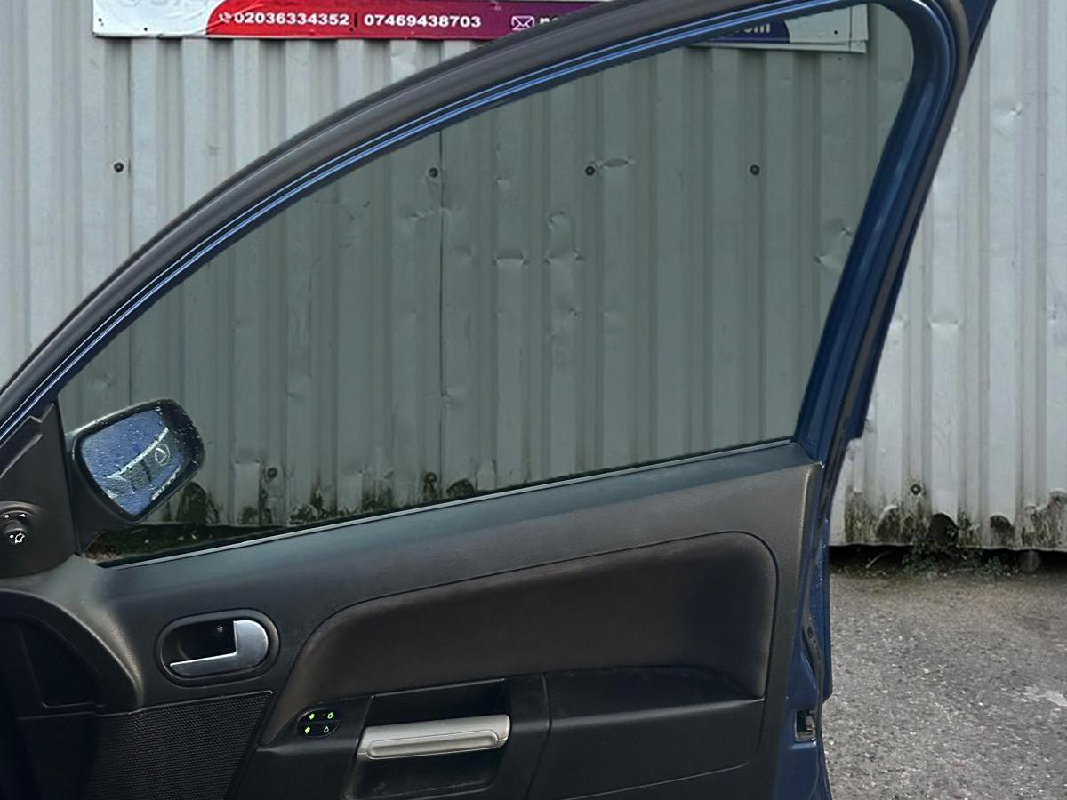 Ford Fusion 1.6 Zetec Climate Hatchback 5dr Petrol Automatic (181 g/km, 99 bhp)