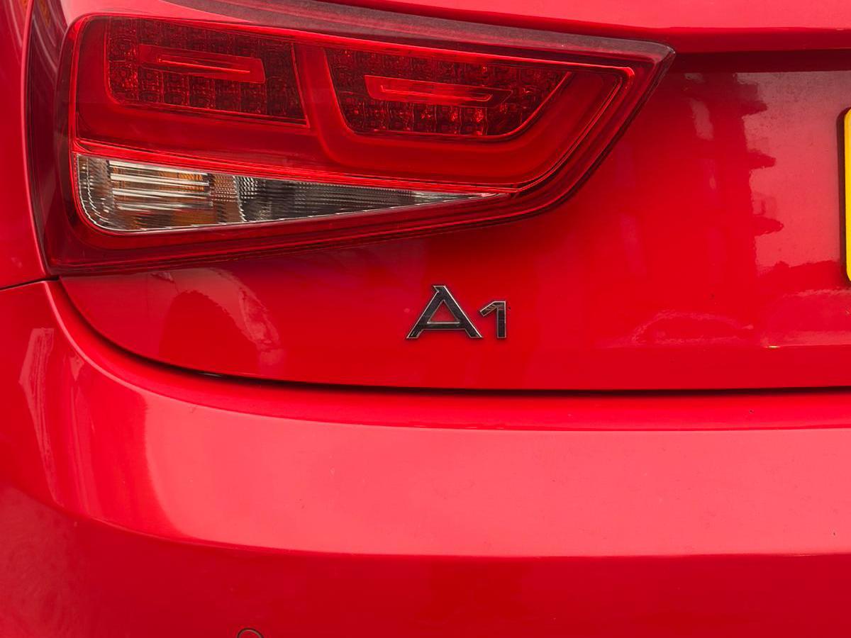 Audi A1 1.4 TFSI S line Hatchback 3dr Petrol S Tronic Euro 5 (s/s) (122 ps)