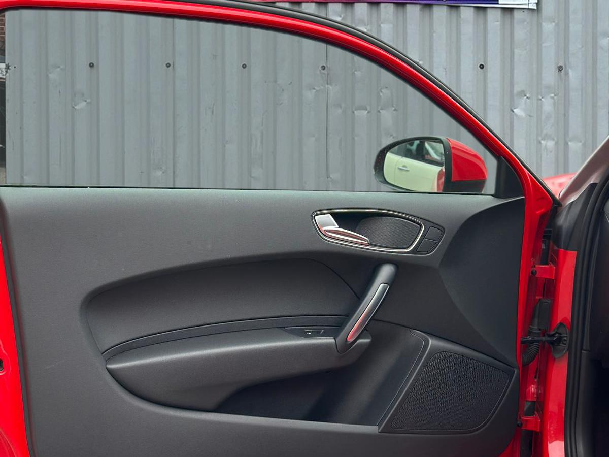 Audi A1 1.4 TFSI S line Hatchback 3dr Petrol S Tronic Euro 5 (s/s) (122 ps)