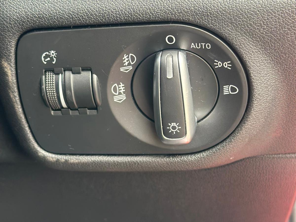 Audi A1 1.4 TFSI S line Hatchback 3dr Petrol S Tronic Euro 5 (s/s) (122 ps)