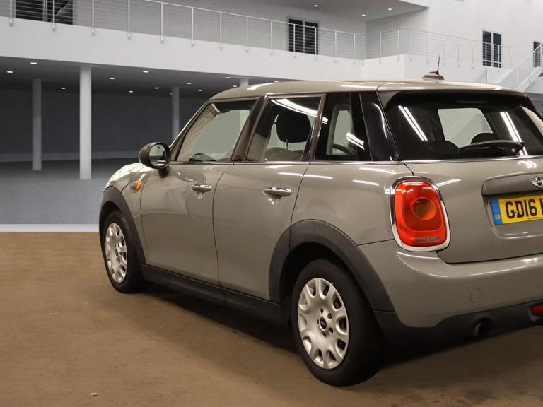 MINI Hatch 1.2 One Hatchback 5dr Petrol Auto Euro 6 (s/s) (102 ps)
