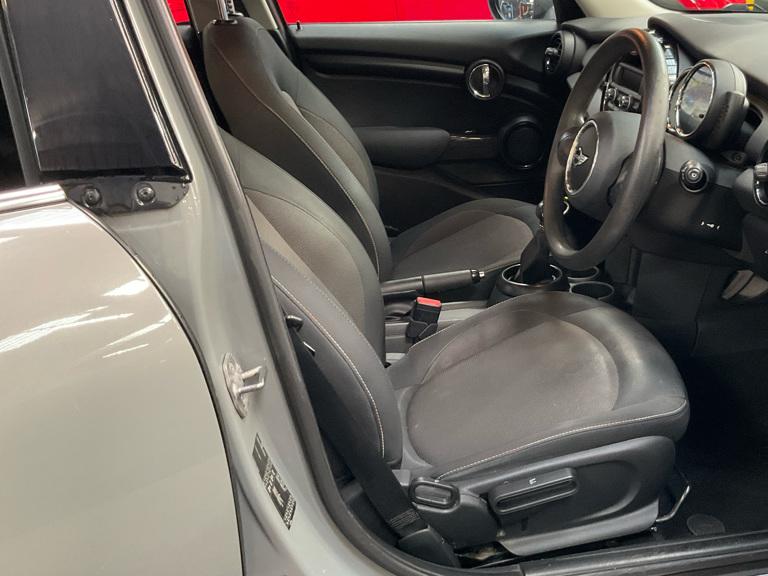 MINI Hatch 1.2 One Hatchback 5dr Petrol Auto Euro 6 (s/s) (102 ps)