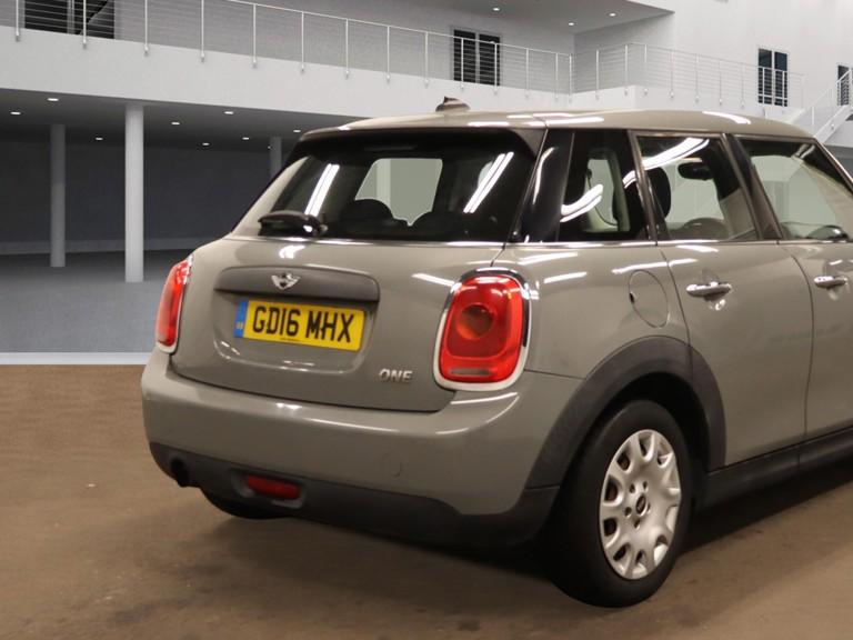 MINI Hatch 1.2 One Hatchback 5dr Petrol Auto Euro 6 (s/s) (102 ps)