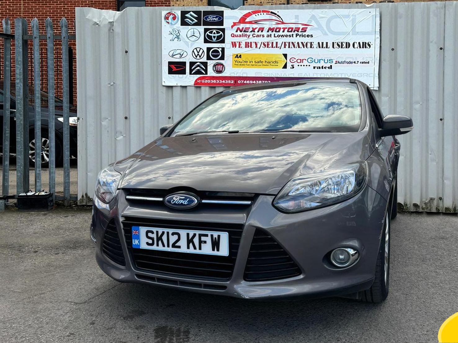 Ford Focus 1.6 Titanium Hatchback 5dr Petrol Powershift Euro 5 (125 ps)