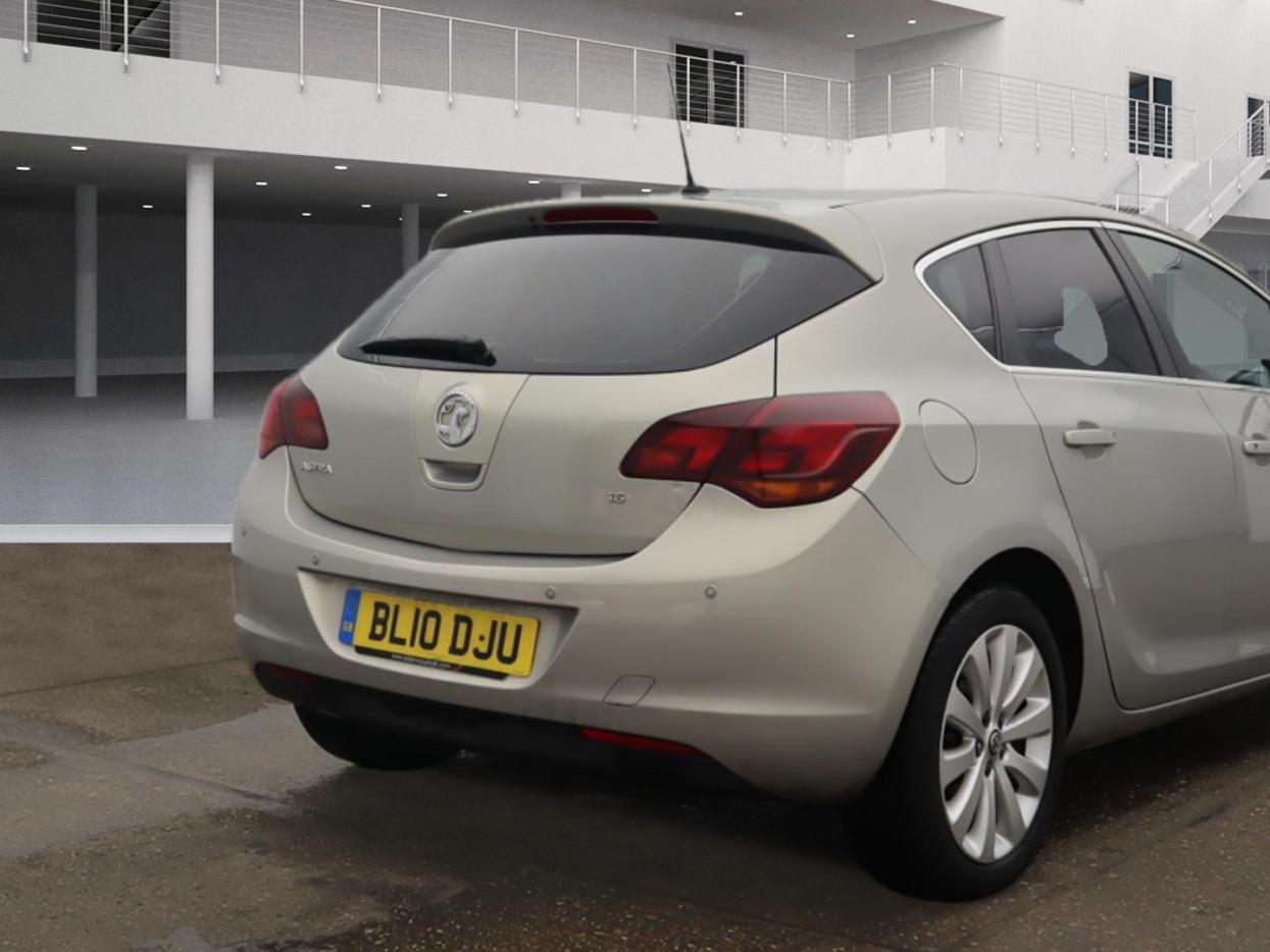 Vauxhall Astra 1.6 16v SE Hatchback 5dr Petrol Auto Euro 5 (115 ps)