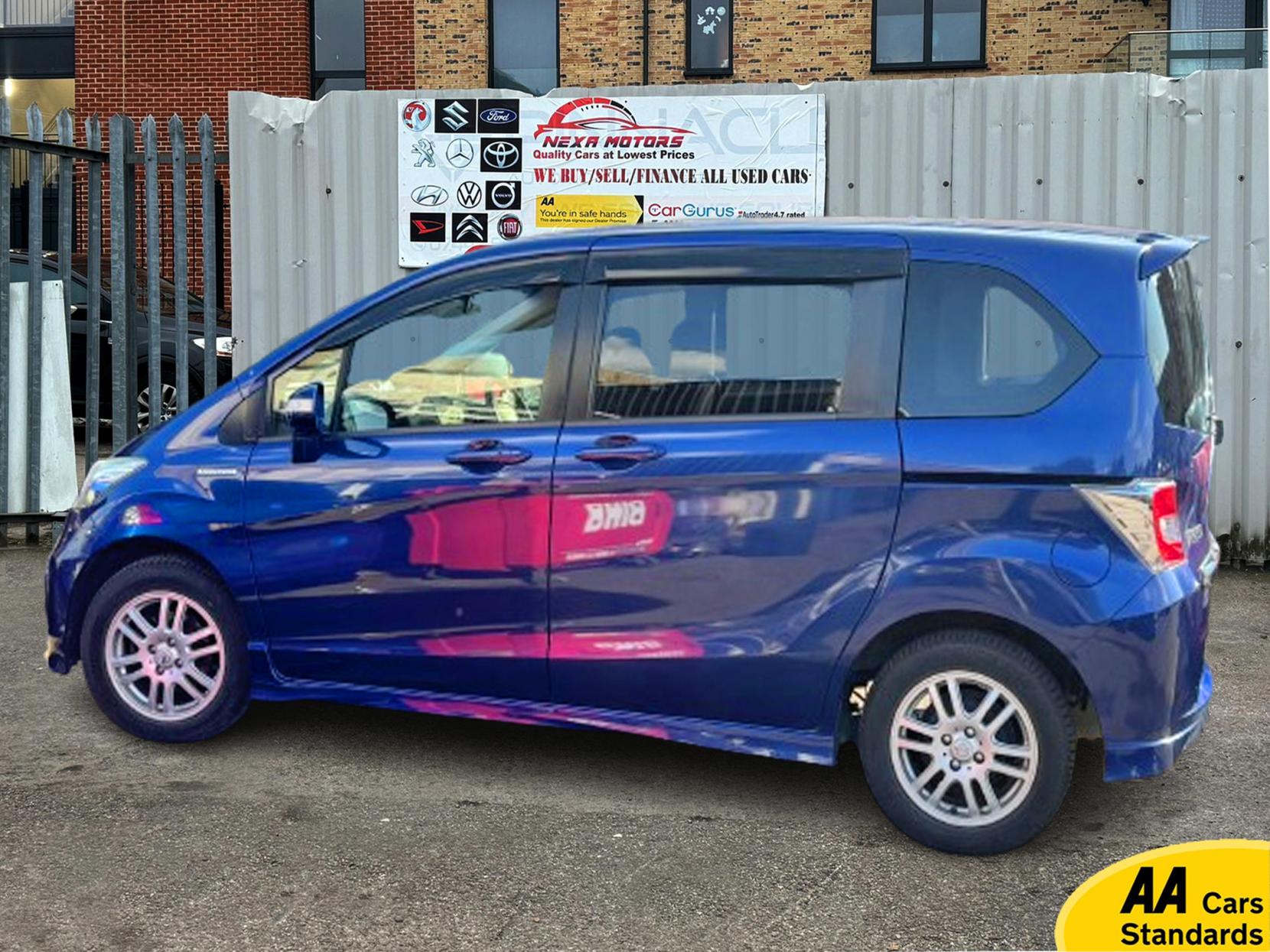 Honda Freed 1.5 i-VTEC ES Plus Hatchback 5dr Petrol CVT Euro 5 (99 ps) 1.5 H IMA 5dr Petrol Hybrid 2014