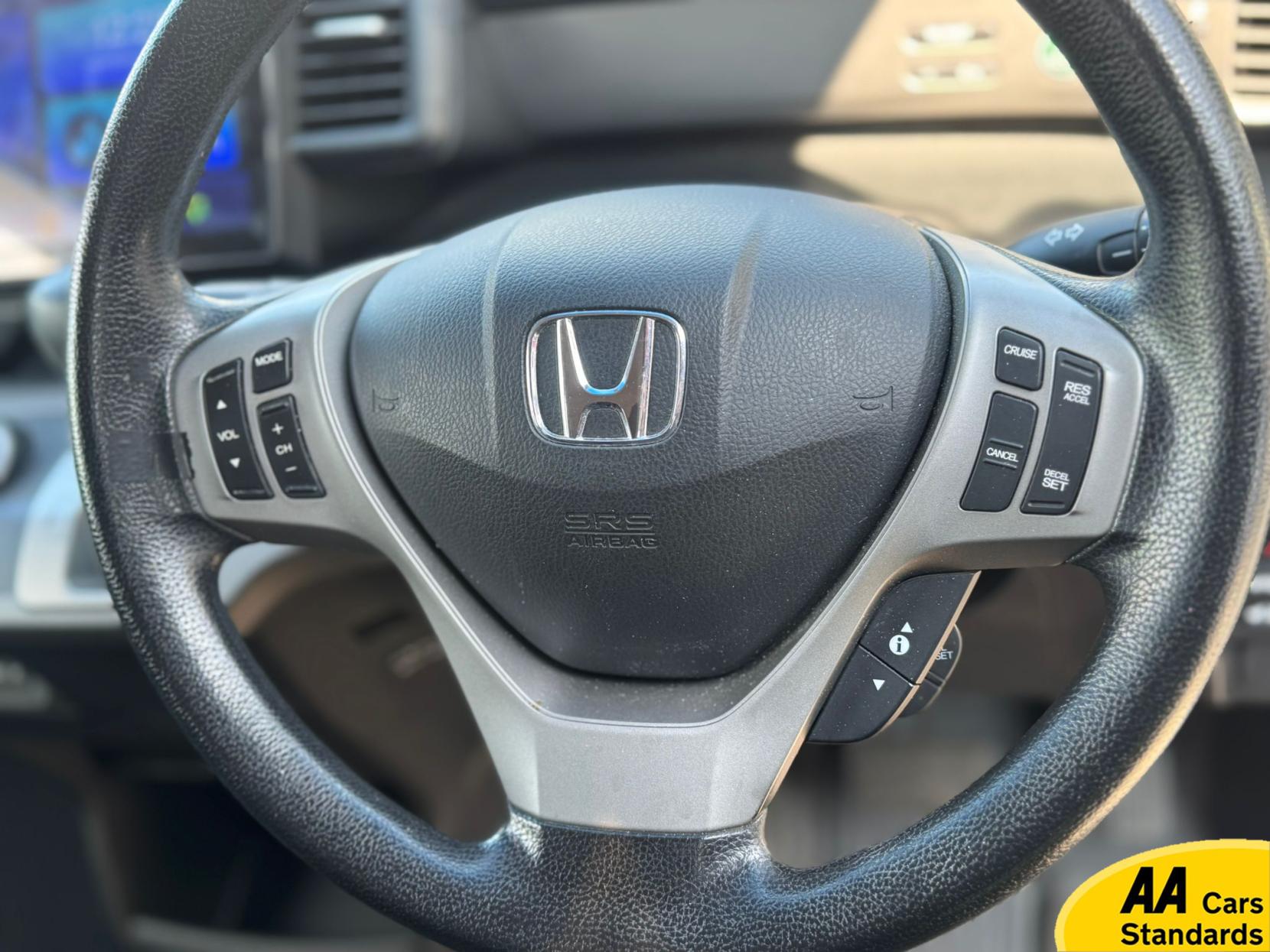 Honda Freed 1.5 i-VTEC ES Plus Hatchback 5dr Petrol CVT Euro 5 (99 ps) 1.5 H IMA 5dr Petrol Hybrid 2014