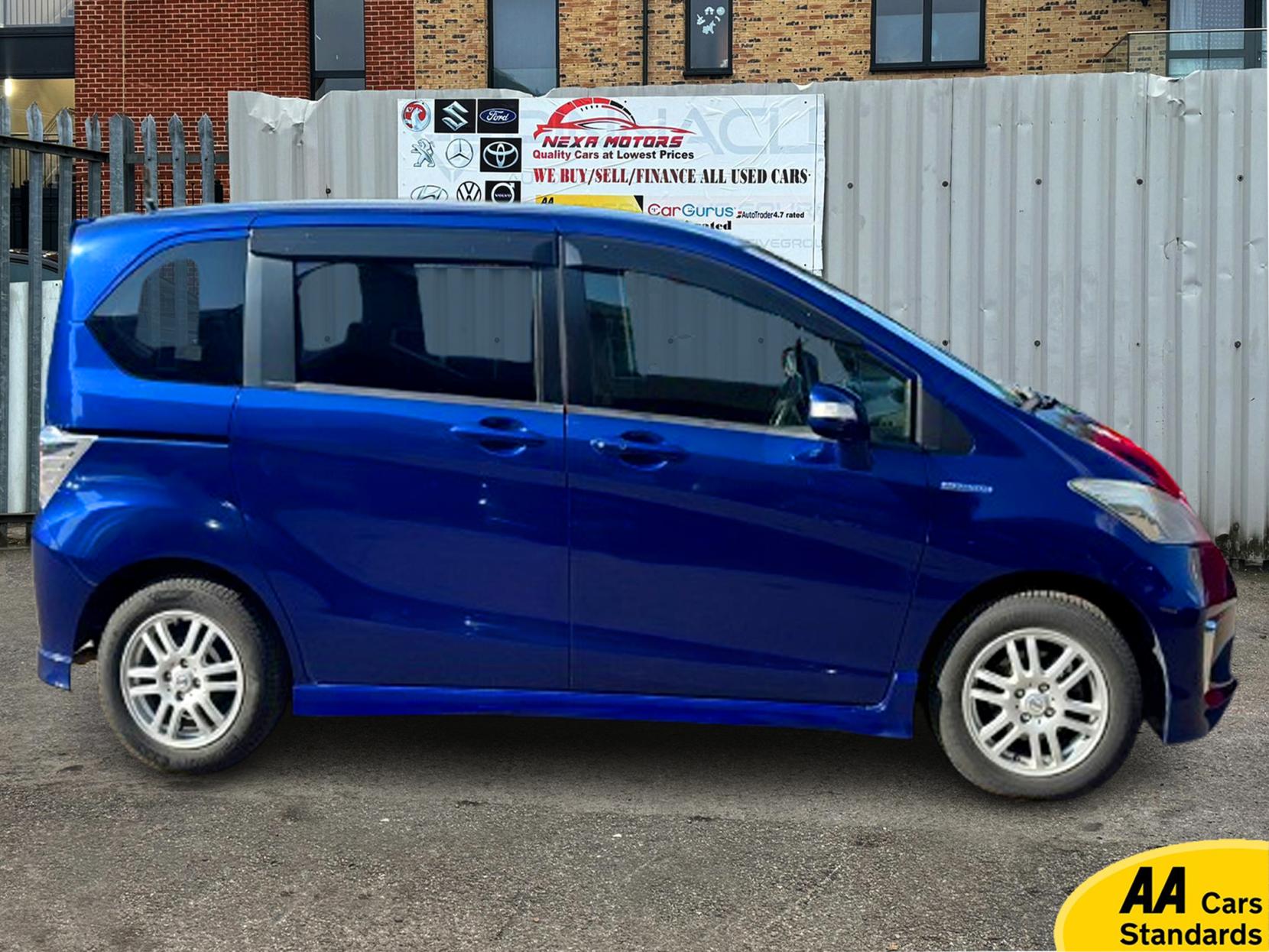 Honda Freed 1.5 i-VTEC ES Plus Hatchback 5dr Petrol CVT Euro 5 (99 ps) 1.5 H IMA 5dr Petrol Hybrid 2014