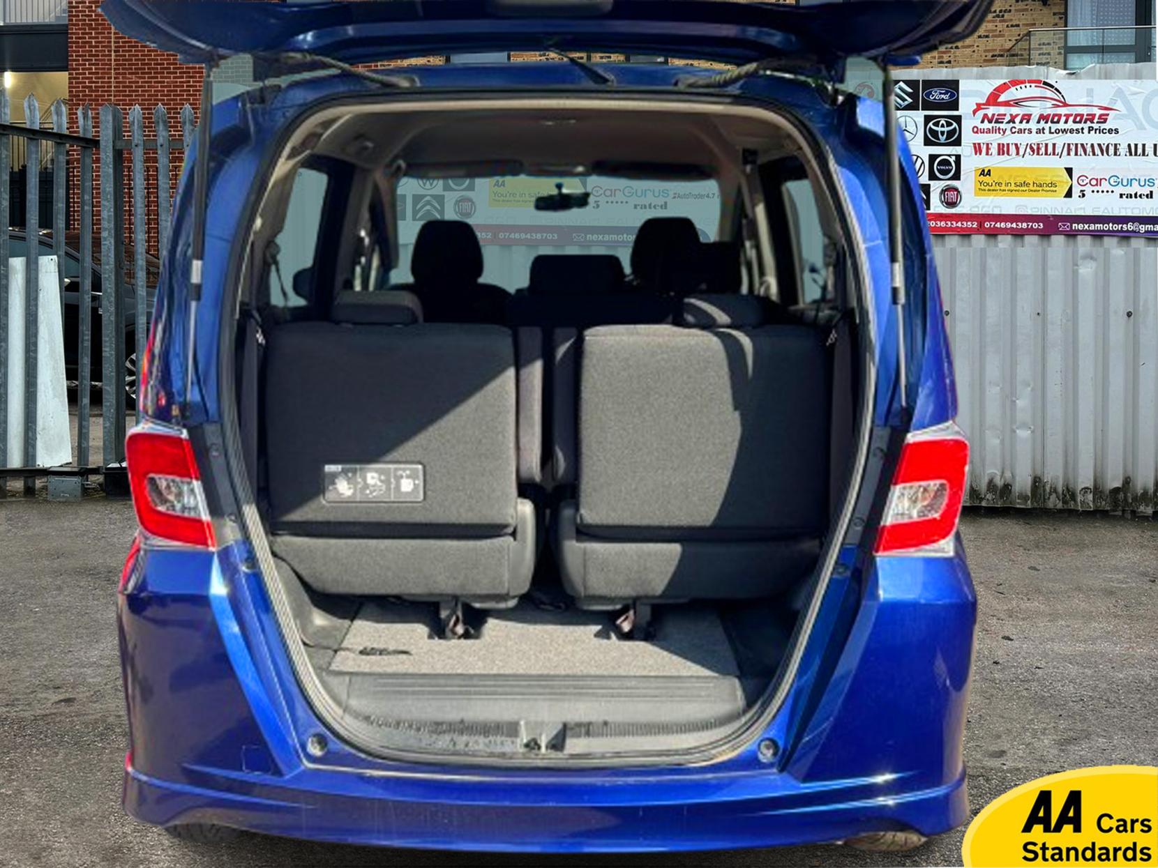 Honda Freed 1.5 i-VTEC ES Plus Hatchback 5dr Petrol CVT Euro 5 (99 ps) 1.5 H IMA 5dr Petrol Hybrid 2014