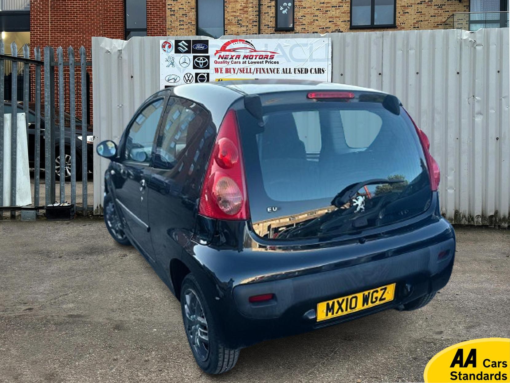 Peugeot 107 1.0 12V Urban Hatchback 3dr Petrol Manual Euro 4 (68 ps)