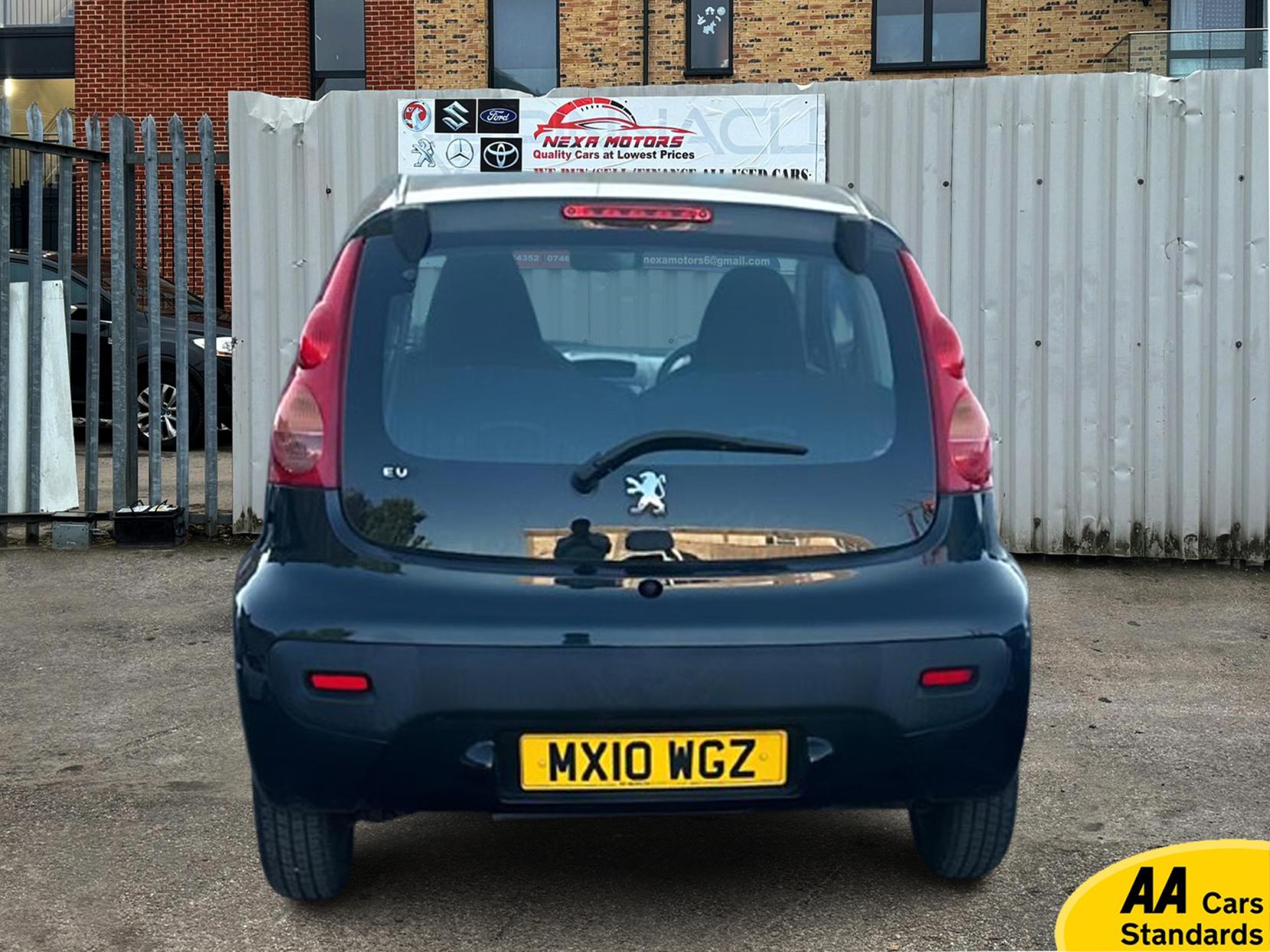 Peugeot 107 1.0 12V Urban Hatchback 3dr Petrol Manual Euro 4 (68 ps)