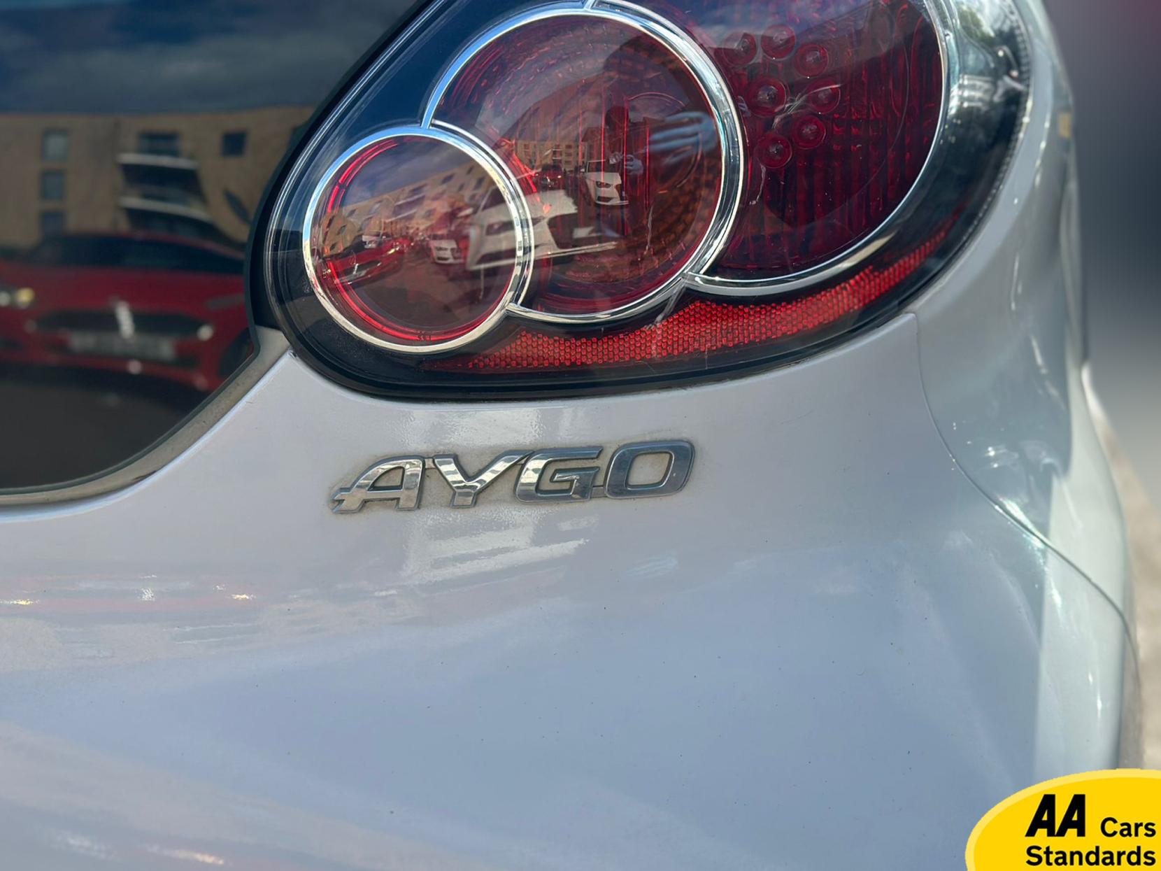 Toyota AYGO 1.0 VVT-i Move Hatchback 5dr Petrol MultiMode Euro 5 (68 ps)