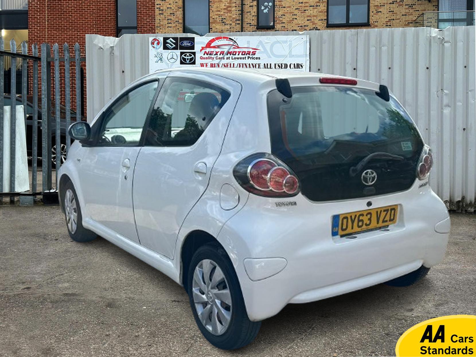 Toyota AYGO 1.0 VVT-i Move Hatchback 5dr Petrol MultiMode Euro 5 (68 ps)