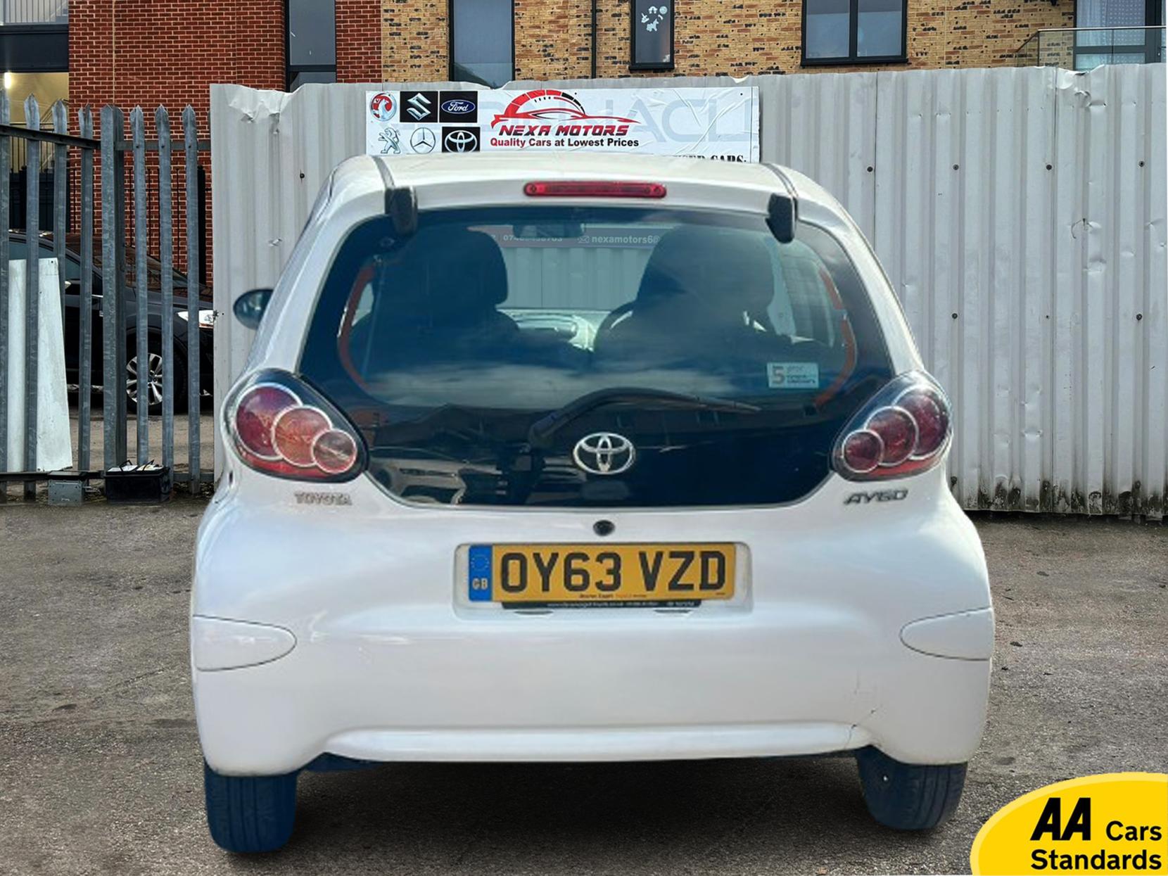 Toyota AYGO 1.0 VVT-i Move Hatchback 5dr Petrol MultiMode Euro 5 (68 ps)