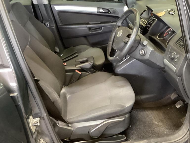 Vauxhall Zafira 1.6 16V Exclusiv MPV 5dr Petrol Manual Euro 5 (115 ps)