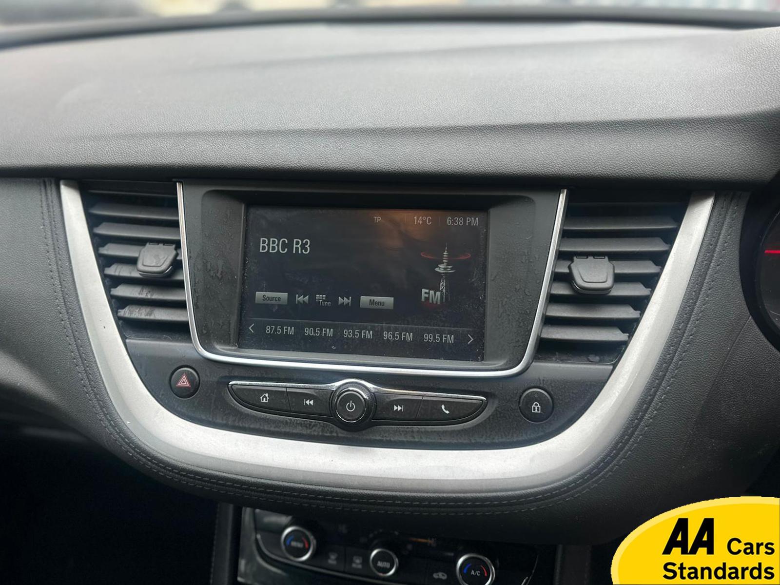 Vauxhall Grandland X 1.2 Turbo GPF SE SUV 5dr Petrol Manual Euro 6 (s/s) (130 ps)