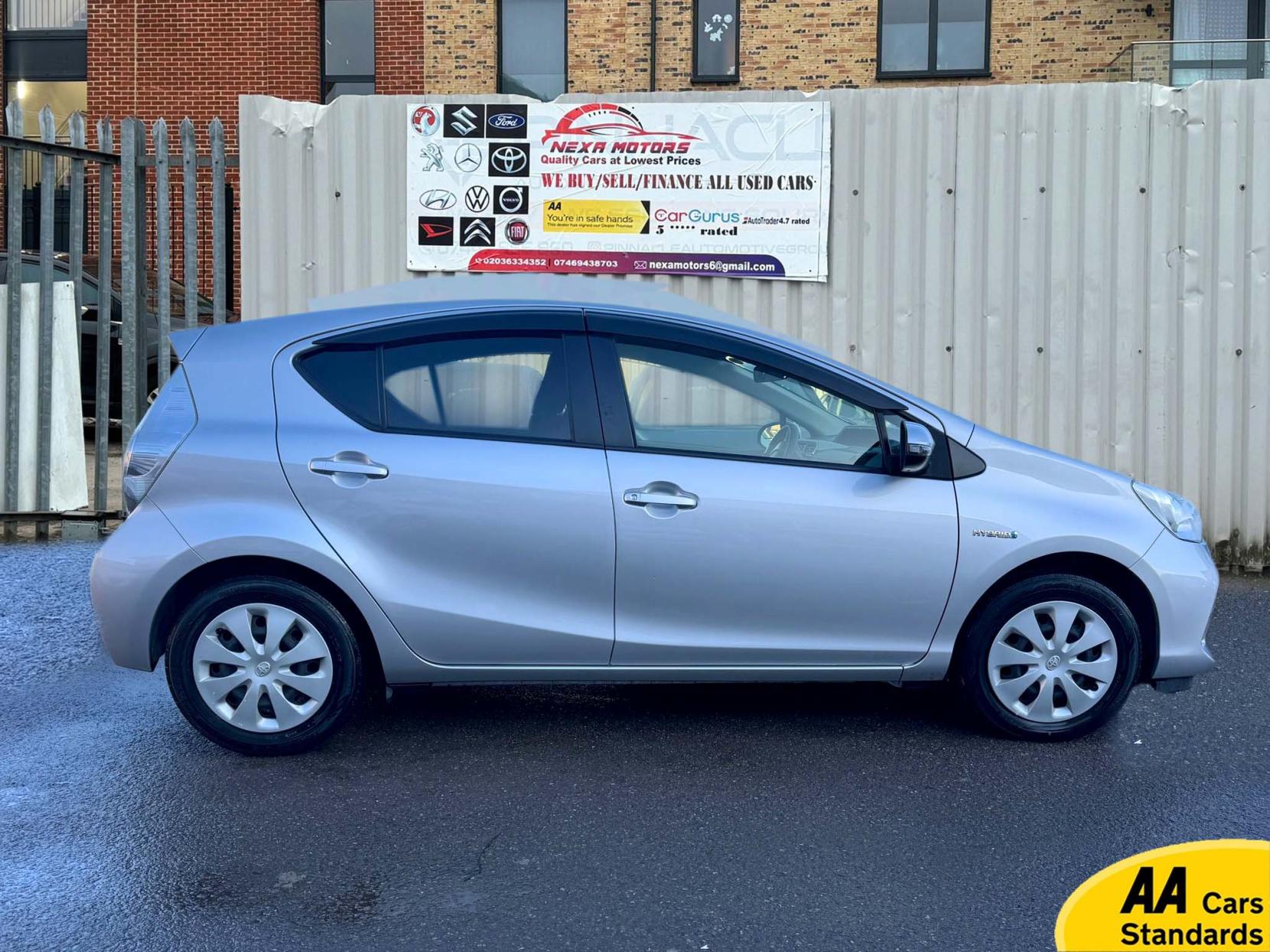 Toyota Yaris 1.5 VVT-h Active Hatchback 5dr Petrol Hybrid CVT Euro 5 (101 ps)