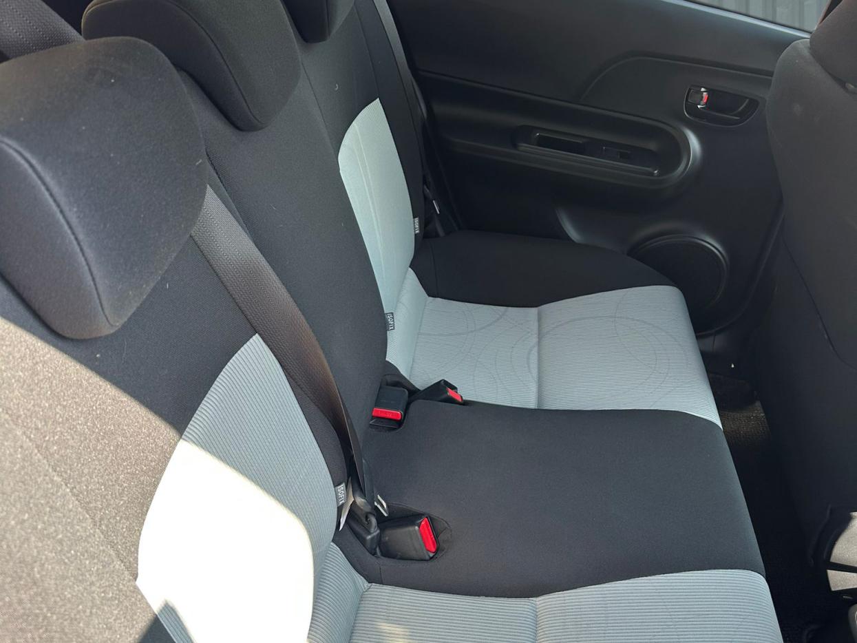 Toyota Yaris 1.5 VVT-h Icon Plus Hatchback 5dr Petrol Hybrid CVT Euro 5 (101 ps)