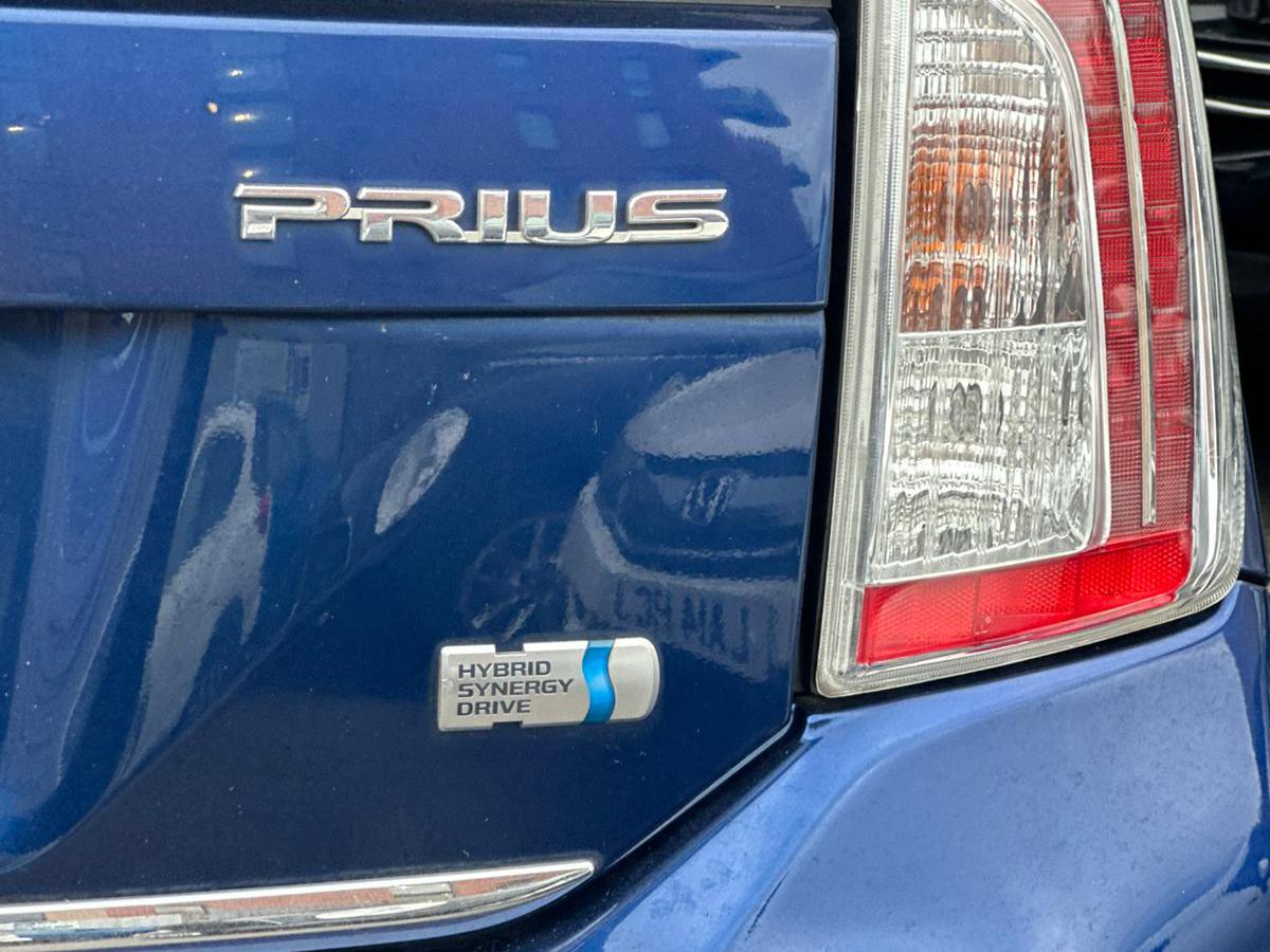 Toyota Prius 1.8 VVT-h T Spirit Hatchback 5dr Petrol Hybrid CVT Euro 5 (s/s) (136 ps)