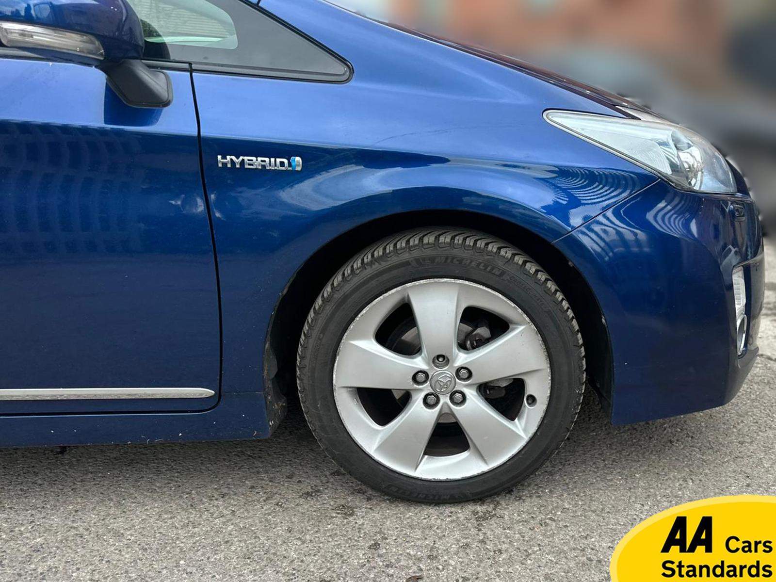 Toyota Prius 1.8 VVT-h T Spirit Hatchback 5dr Petrol Hybrid CVT Euro 5 (s/s) (136 ps)