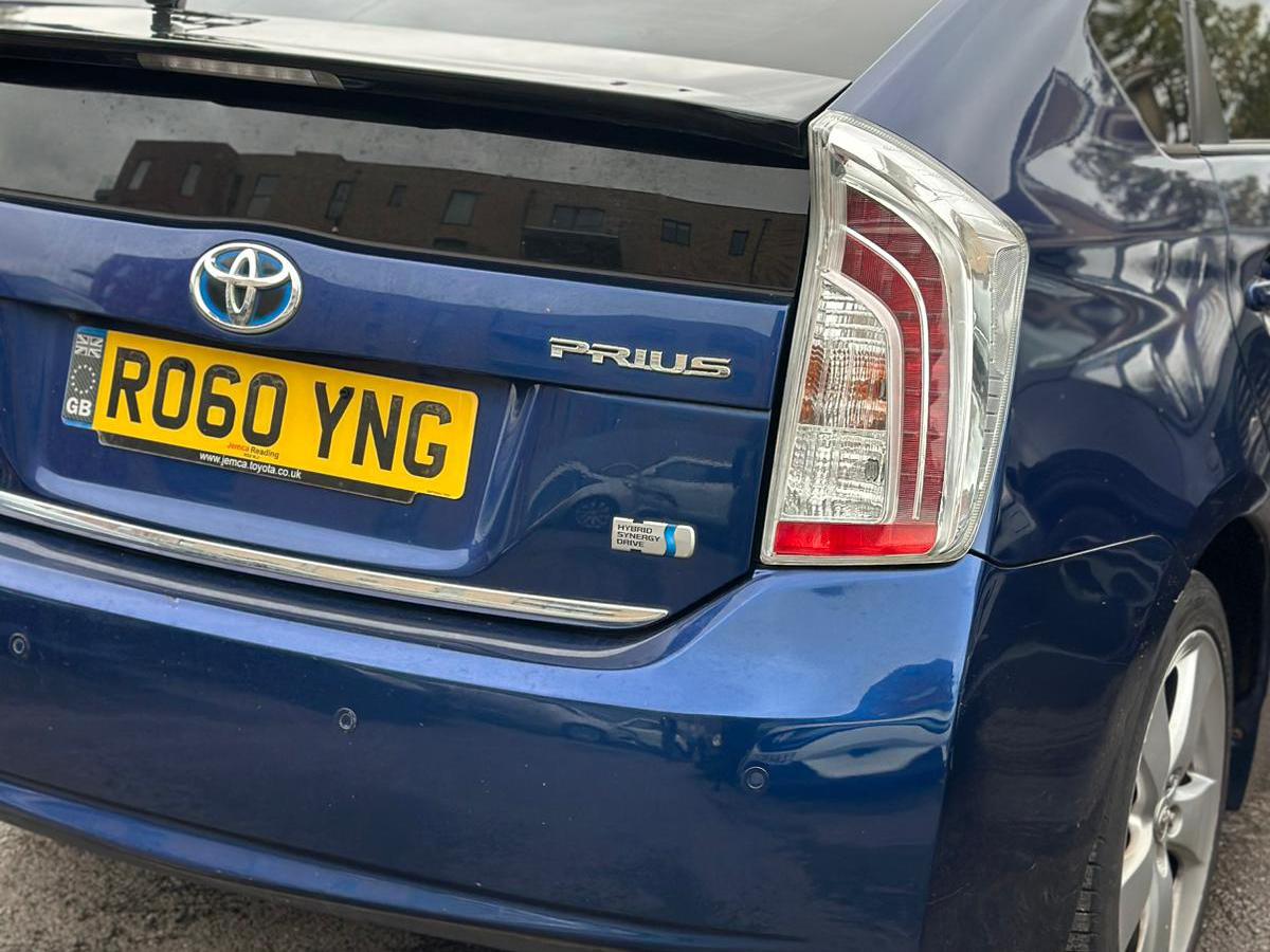 Toyota Prius 1.8 VVT-h T Spirit Hatchback 5dr Petrol Hybrid CVT Euro 5 (s/s) (136 ps)