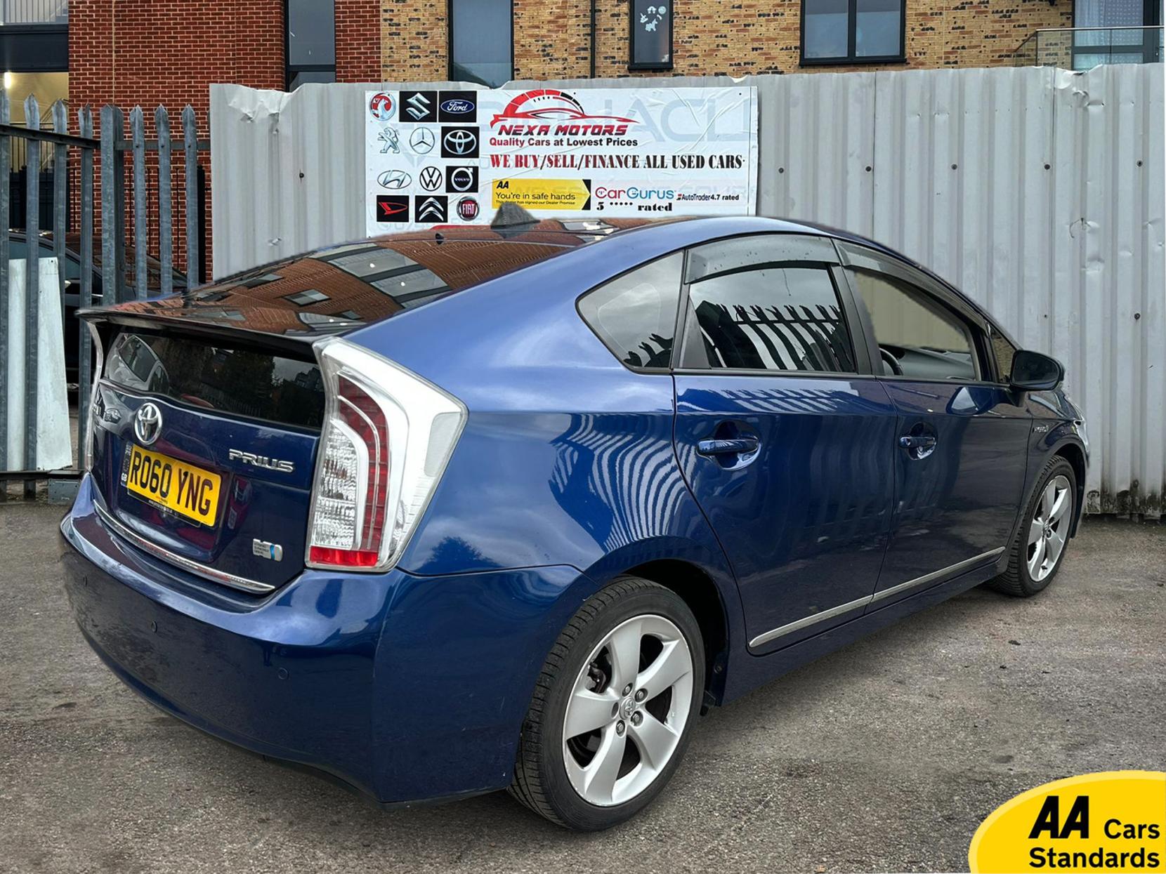 Toyota Prius 1.8 VVT-h T Spirit Hatchback 5dr Petrol Hybrid CVT Euro 5 (s/s) (136 ps)