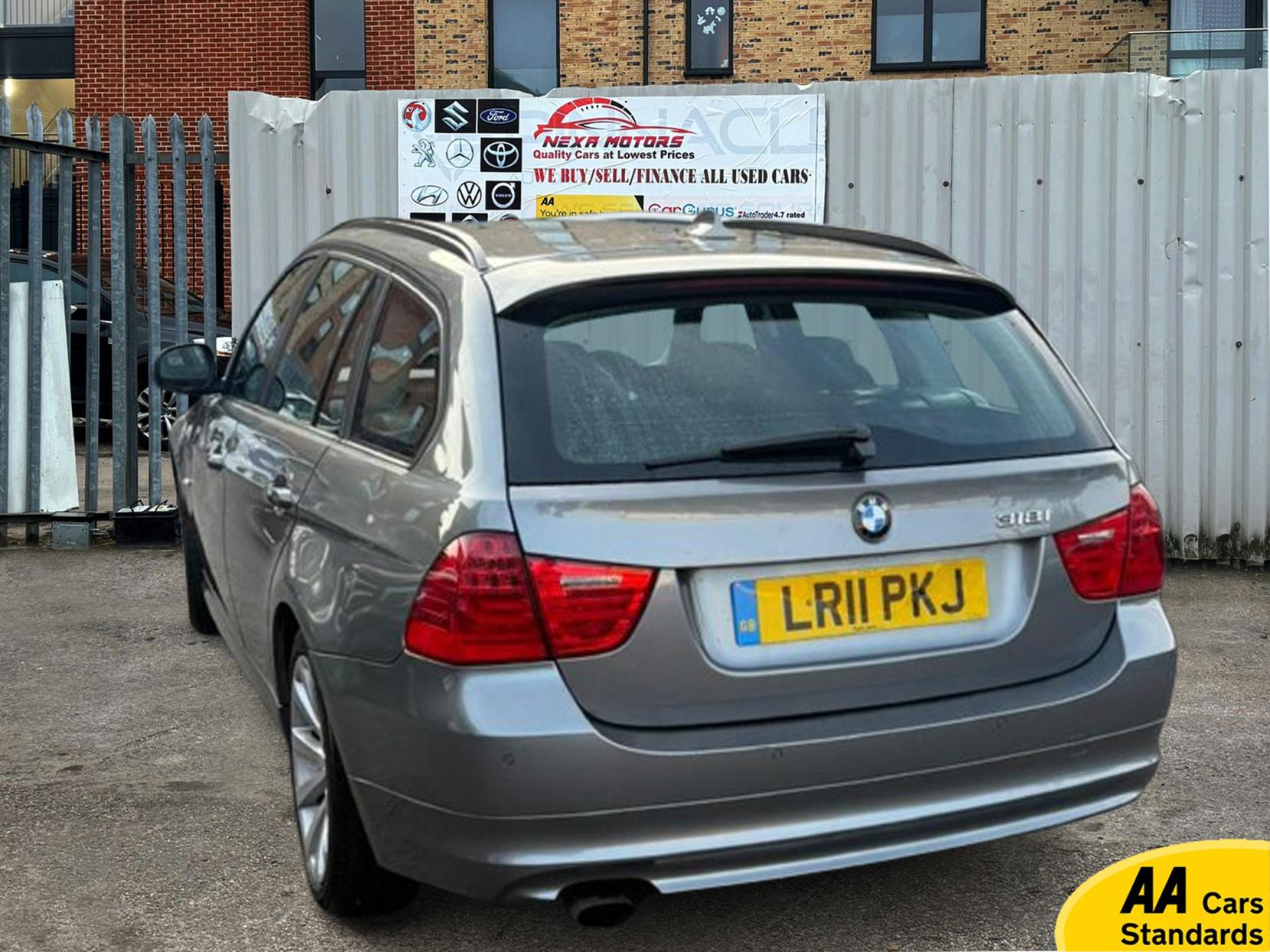 BMW 3 Series 2.0 318i SE Touring 5dr Petrol Steptronic Euro 5 (143 ps)