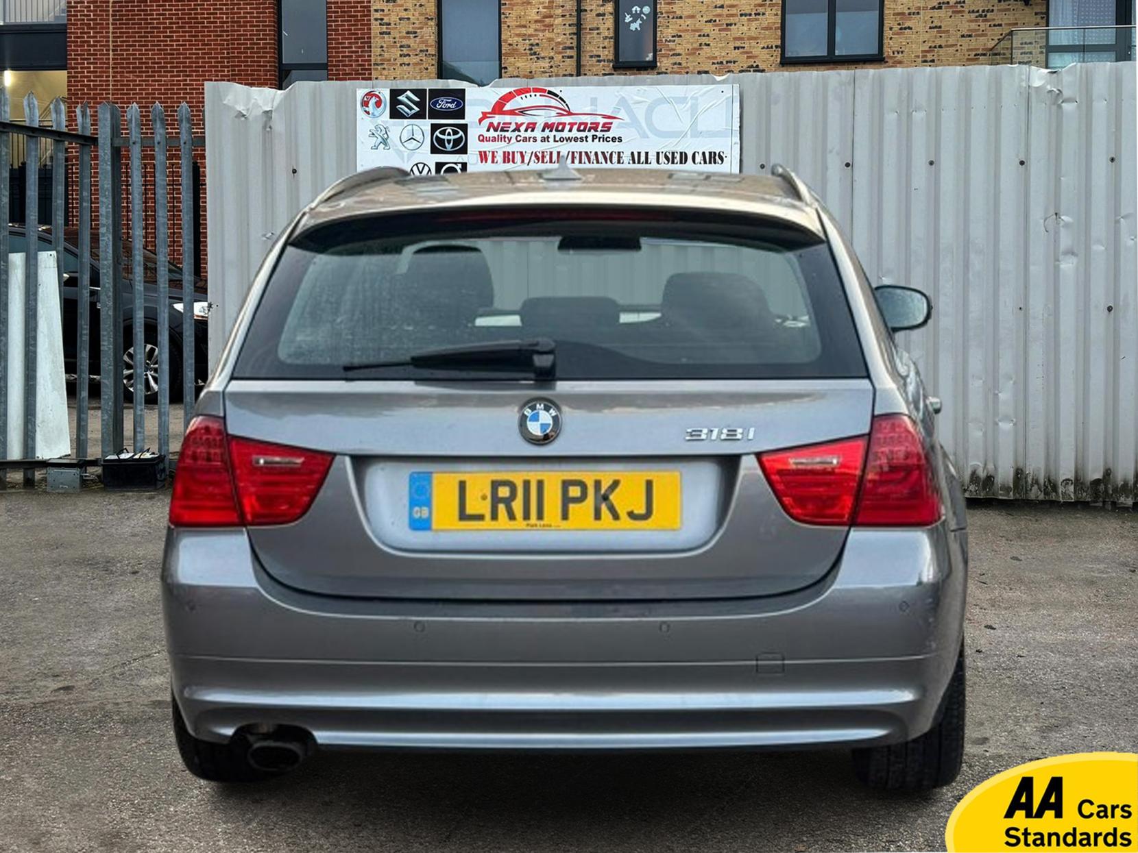 BMW 3 Series 2.0 318i SE Touring 5dr Petrol Steptronic Euro 5 (143 ps)